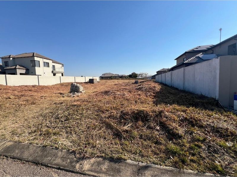 This  Land  presents an exceptional investment opportunity in a well-developing estate! - Photo 2