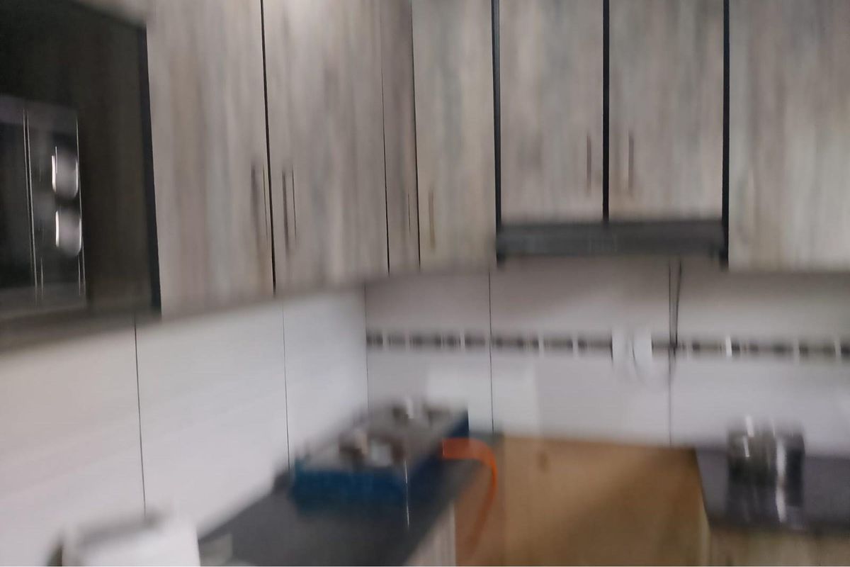 A newly build 2 bathroom with 4 outside rooms in Braamfisher - Photo 3