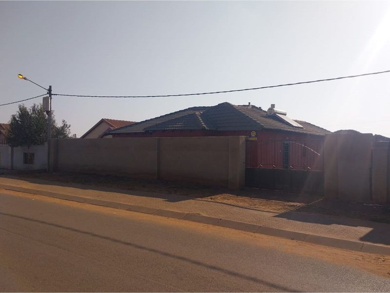 3 bedroom house for Sale in Lehae - Photo 2