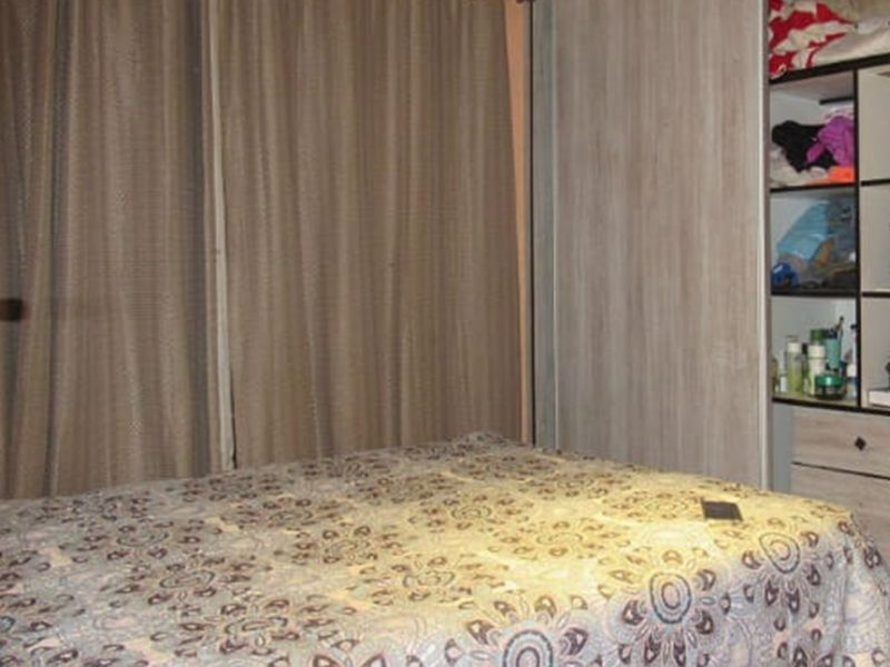 Charming 3-Bed Home in Peaceful Protea Glen with great parking space - Photo 4