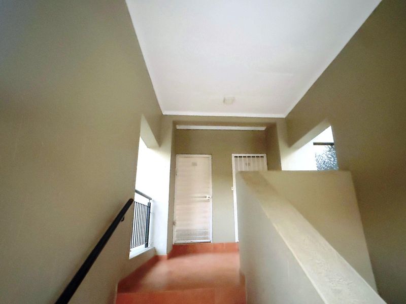 "Luxury Penthouse Living at Meridian, Bedfordview" - Photo 5