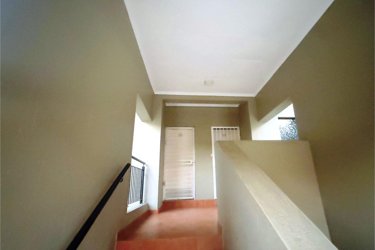 "Luxury Penthouse Living at Meridian, Bedfordview" - Photo 5