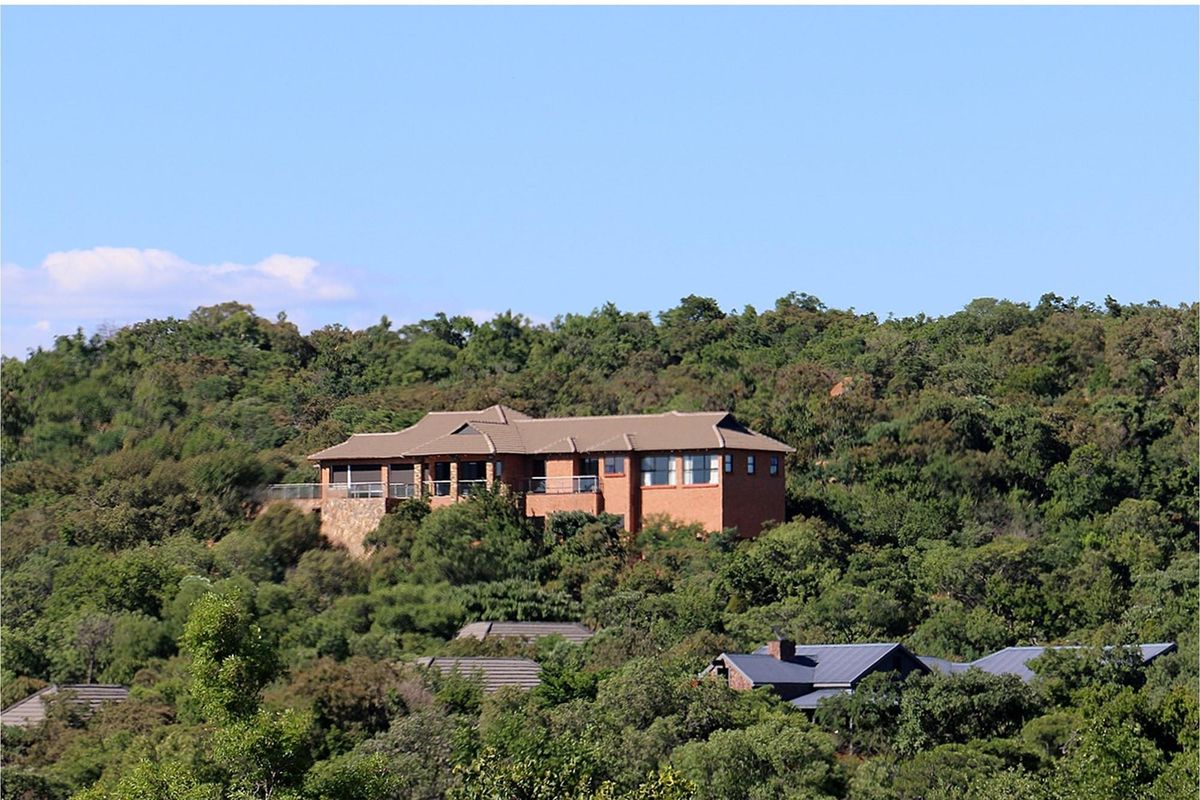 Thaba Moriri - Five bedroom house breathtaking views - House and large separate flat-PET FRIENDLY - Photo 2