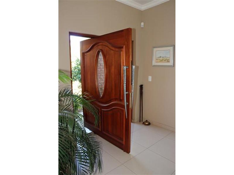 Thaba Moriri - Five bedroom house breathtaking views - House and large separate flat-PET FRIENDLY - Photo 3