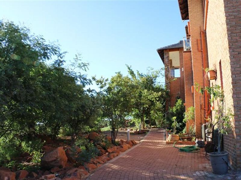 Thaba Moriri - Five bedroom house breathtaking views - House and large separate flat-PET FRIENDLY - Photo 6
