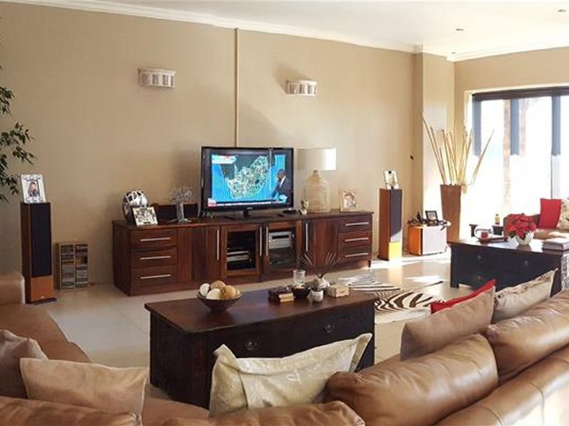 Thaba Moriri - Five bedroom house breathtaking views - House and large separate flat-PET FRIENDLY - Photo 9