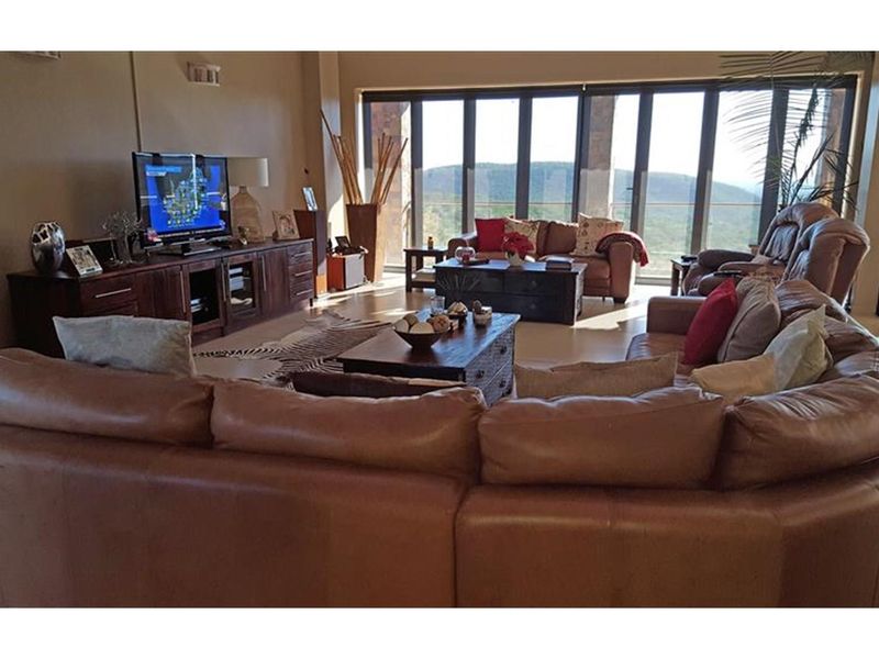 Thaba Moriri - Five bedroom house breathtaking views - House and large separate flat-PET FRIENDLY - Photo 10