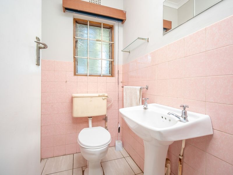 Strategic investment property with medical usage consent - Photo 7