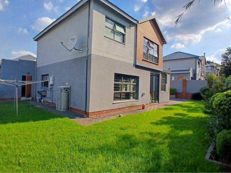 4-bedroom, 3-bathroom beautiful family home Available For Sale - Photo 2