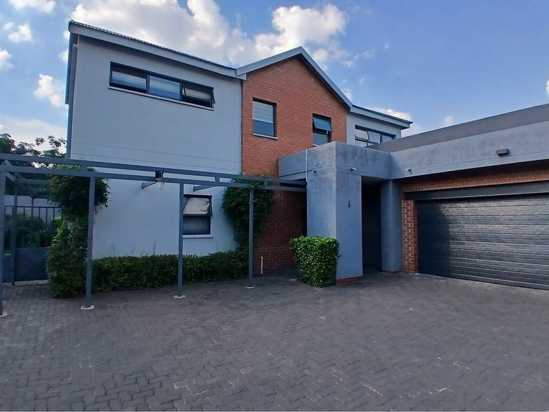 4-bedroom, 3-bathroom beautiful family home Available For Sale - Photo 3