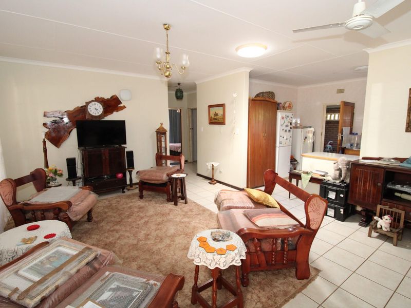 Renaissance Retirement Village - 2 Bedroom townhouse in retirement village - Wheel chair friendly - Photo 2