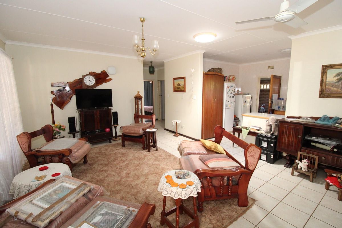 Renaissance Retirement Village - 2 Bedroom townhouse in retirement village - Wheel chair friendly - Photo 2