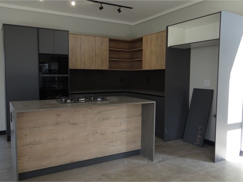 3 Bedroom House in Fountain Brook Estate - Photo 4