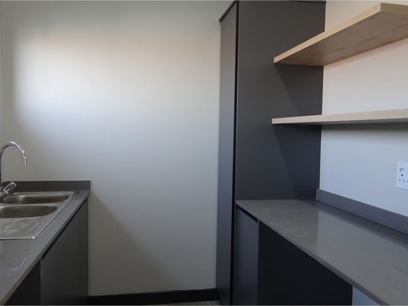 3 Bedroom House in Fountain Brook Estate - Photo 6