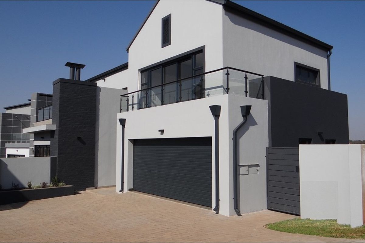 3 Bedroom House in Fountain Brook Estate - Photo 2