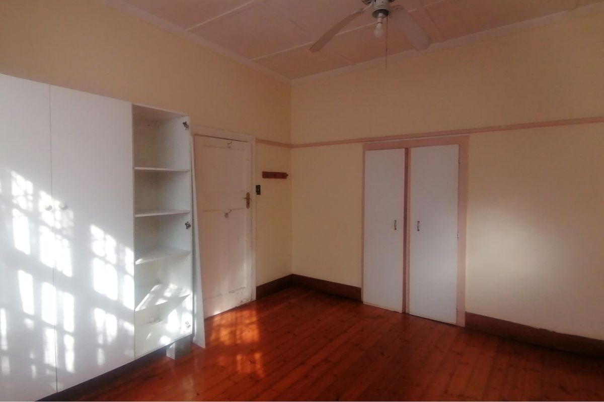 "Charming 3-Bed Home with Pool & Rental Potential" - Photo 5