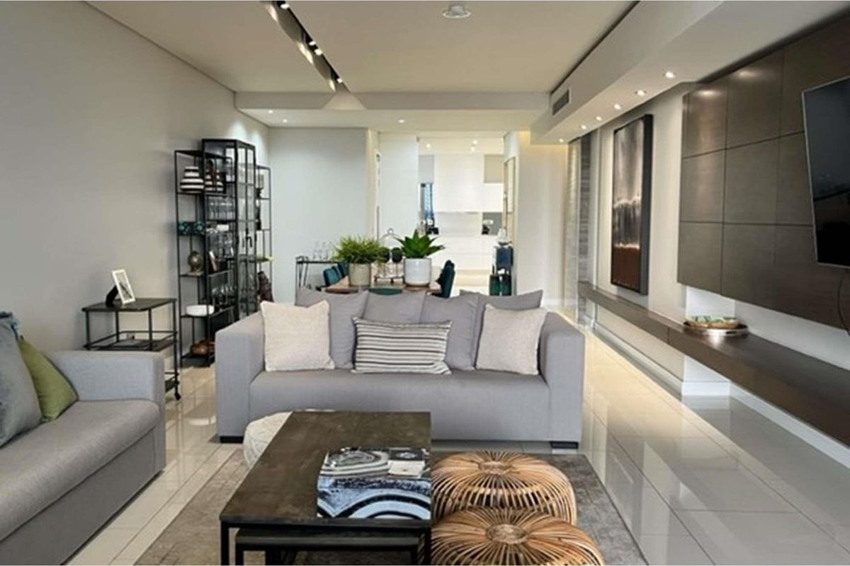 Magnificent Fully Furnished 3 Bedroom Penthouse in Embassy Towers - Photo 2