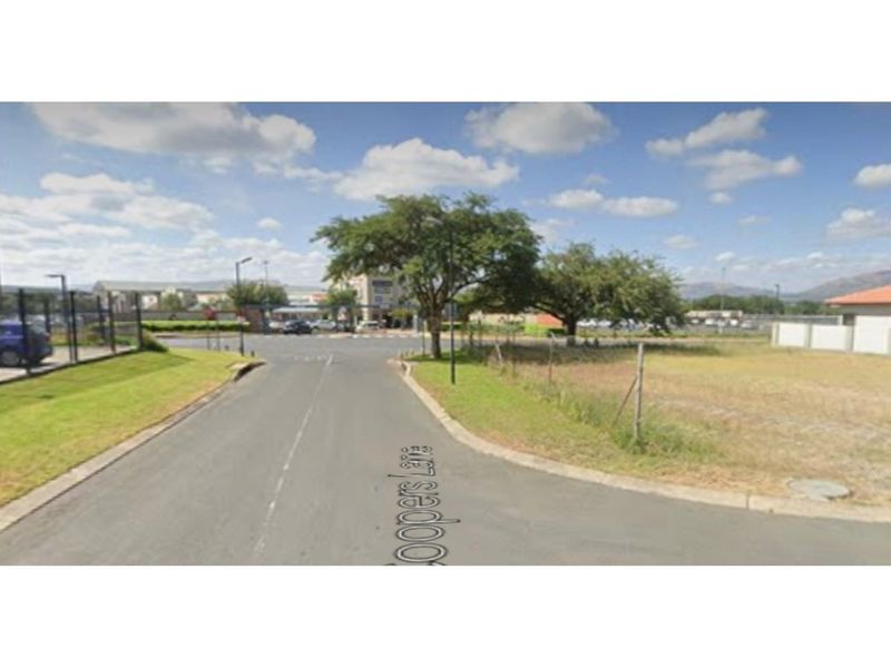 Location Location Location, Dekroon Villa is the place to be! - Photo 3