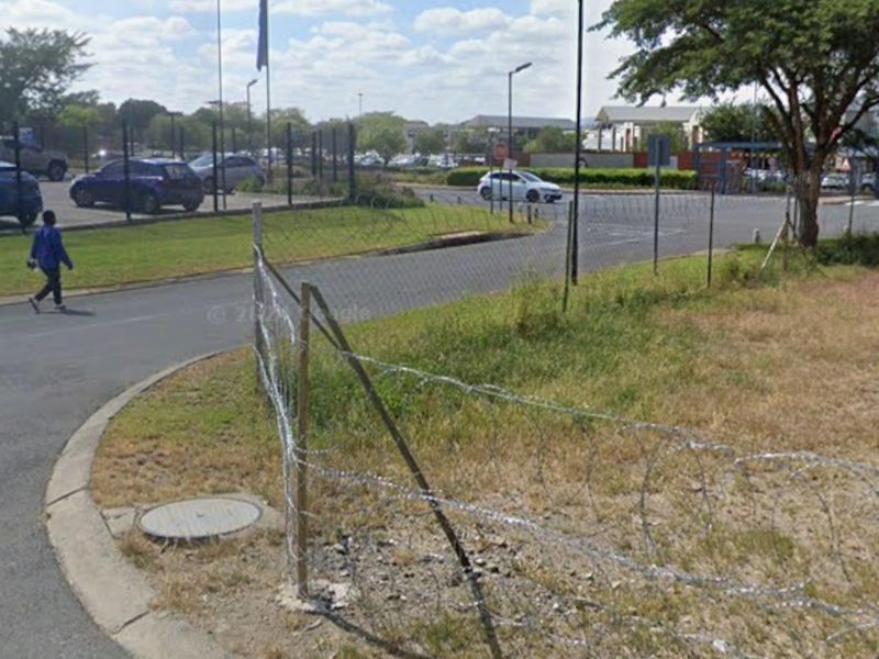 Location Location Location, Dekroon Villa is the place to be! - Photo 5