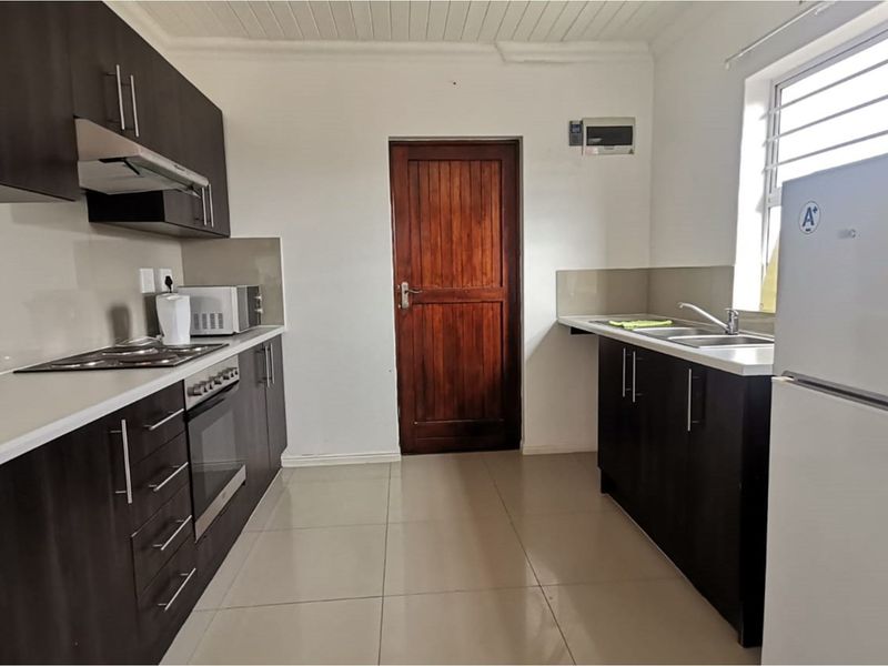 Brand New 3-Bedroom Home in Mountain Ridge Estate, Paarl - Photo 2