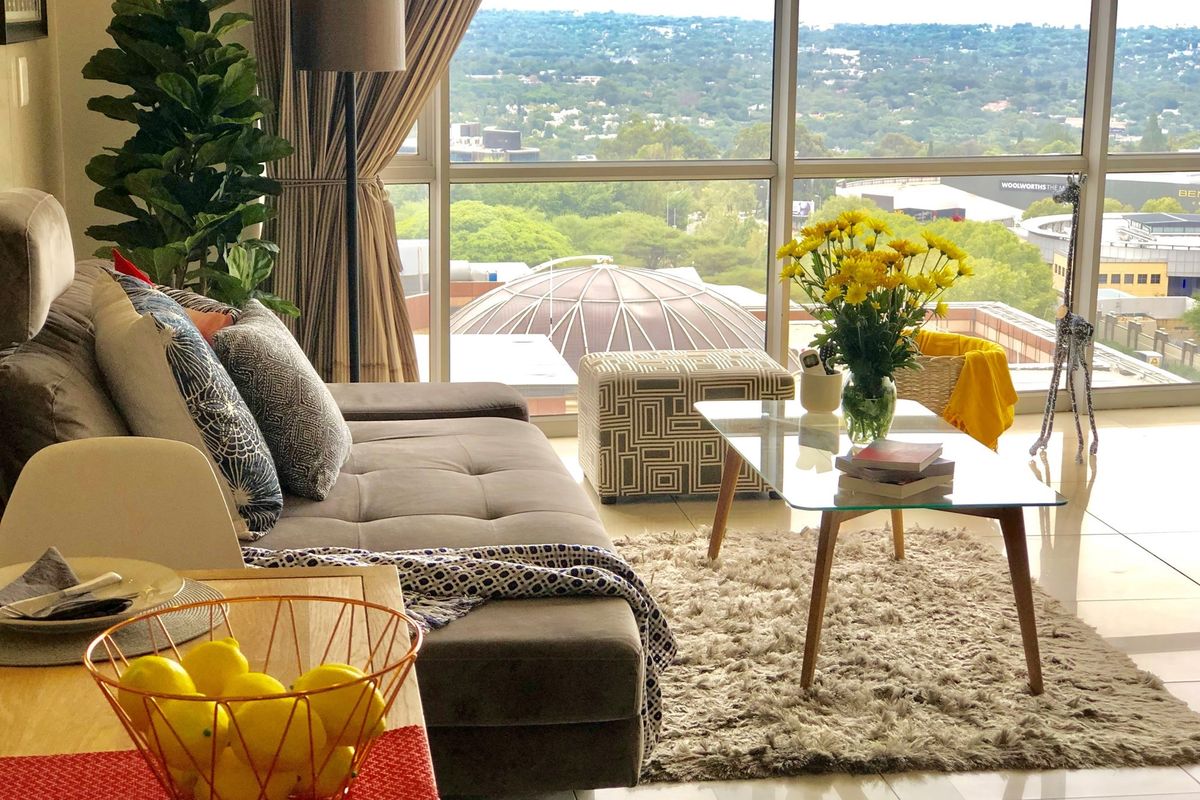 Fully furnished one bed apartment with amazing view - Photo 2