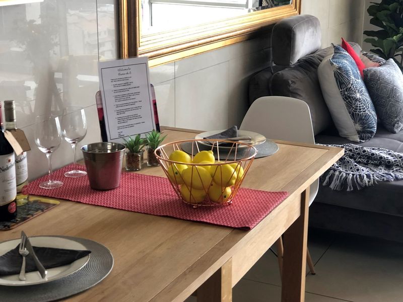 Fully furnished one bed apartment with amazing view - Photo 3