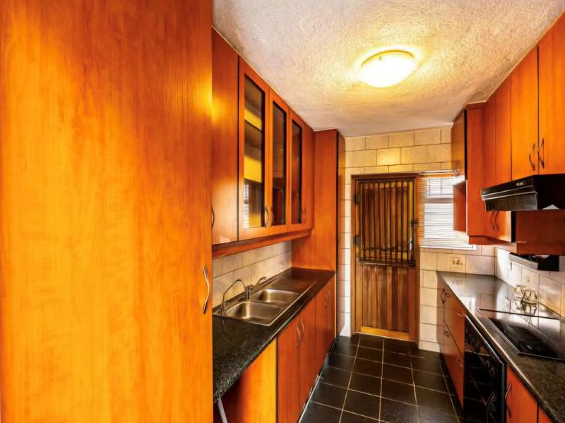 Do not miss out on this well priced 2 bedroom duplex unit located in Beacon Bay - Photo 8