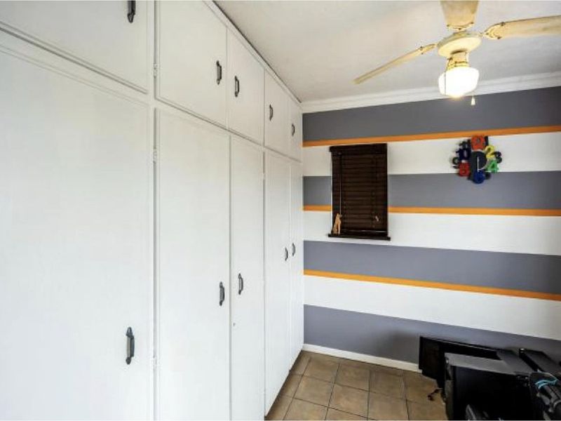 Do not miss out on this well priced 2 bedroom duplex unit located in Beacon Bay - Photo 10