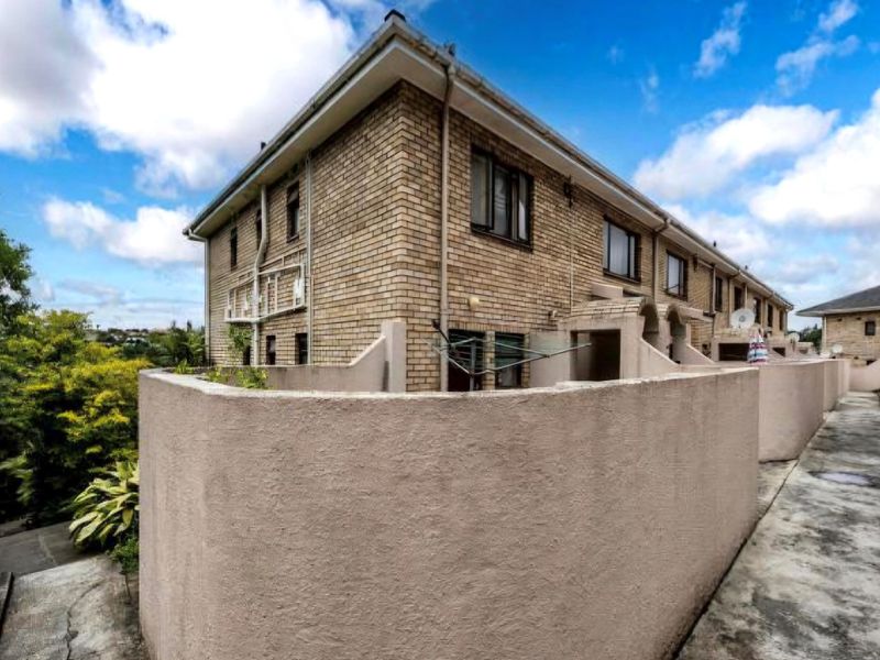 Do not miss out on this well priced 2 bedroom duplex unit located in Beacon Bay - Photo 4