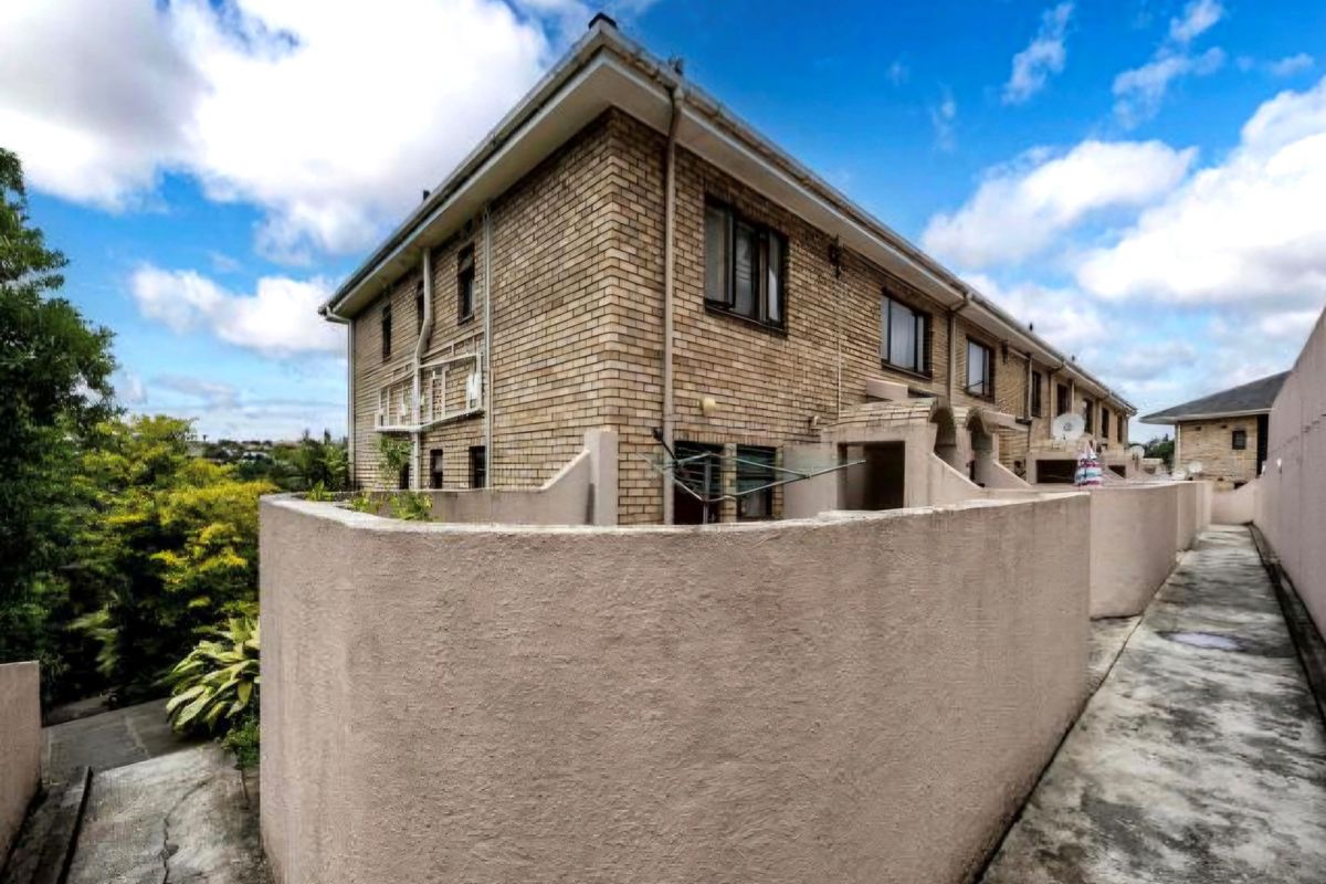 Do not miss out on this well priced 2 bedroom duplex unit located in Beacon Bay - Photo 4