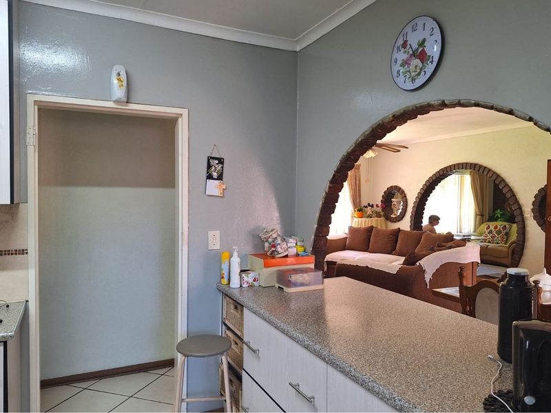 Welcome Home to Comfort, Spacious Dream Living in the Heart of Brenthurst - Photo 4