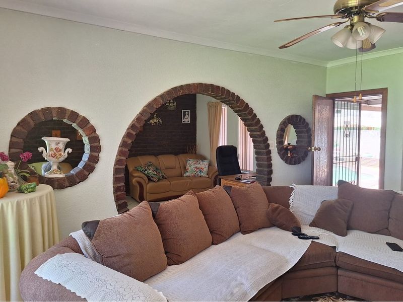 Welcome Home to Comfort, Spacious Dream Living in the Heart of Brenthurst - Photo 3