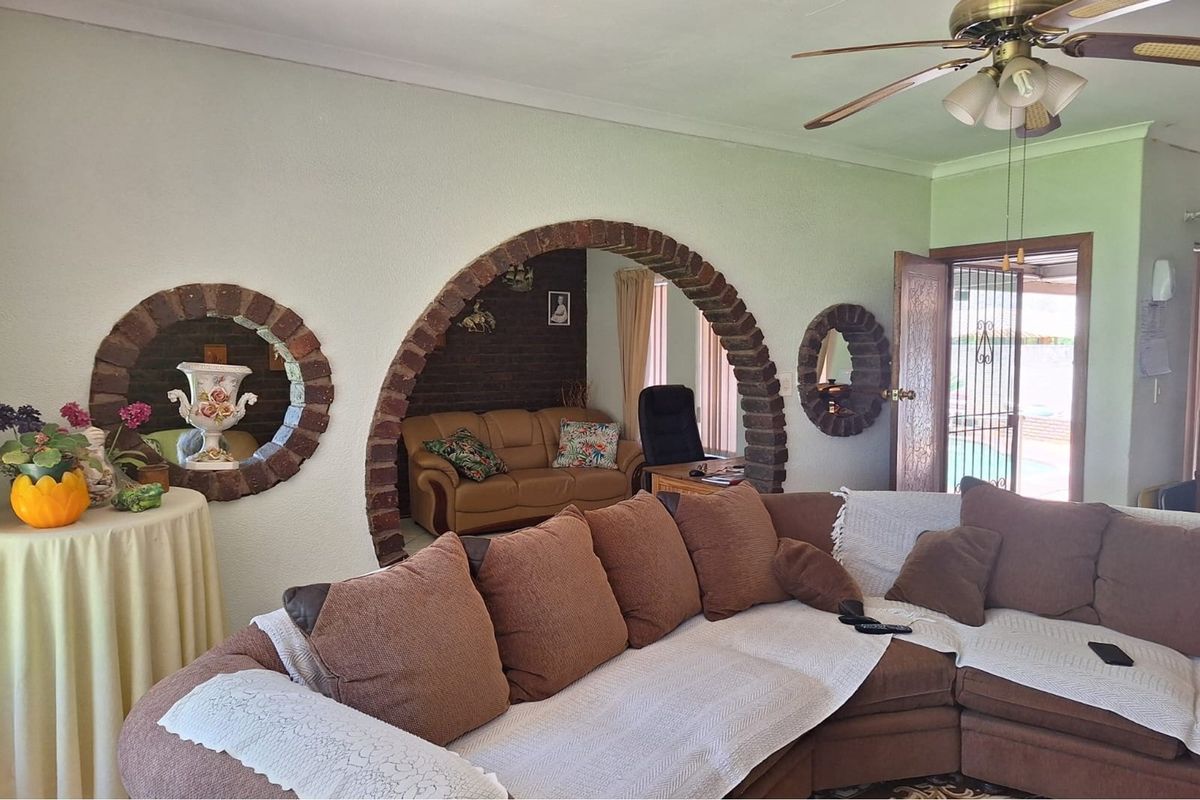 Welcome Home to Comfort, Spacious Dream Living in the Heart of Brenthurst - Photo 3