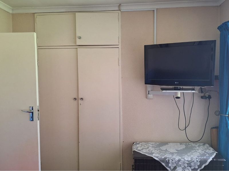 Welcome Home to Comfort, Spacious Dream Living in the Heart of Brenthurst - Photo 7