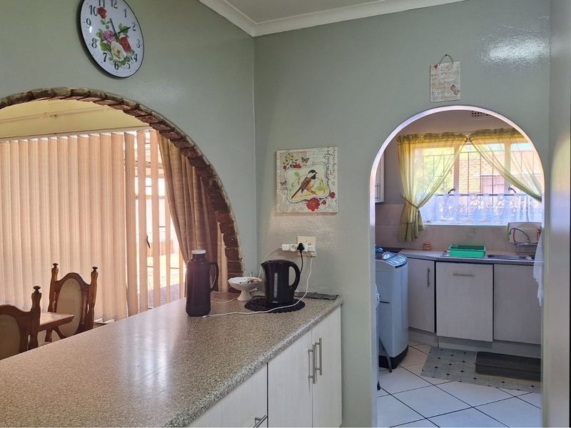 Welcome Home to Comfort, Spacious Dream Living in the Heart of Brenthurst - Photo 5