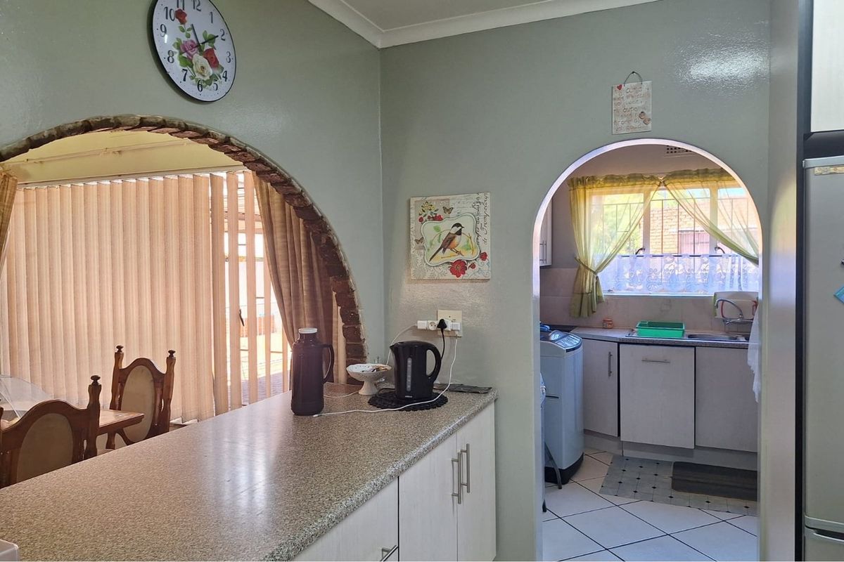 Welcome Home to Comfort, Spacious Dream Living in the Heart of Brenthurst - Photo 5