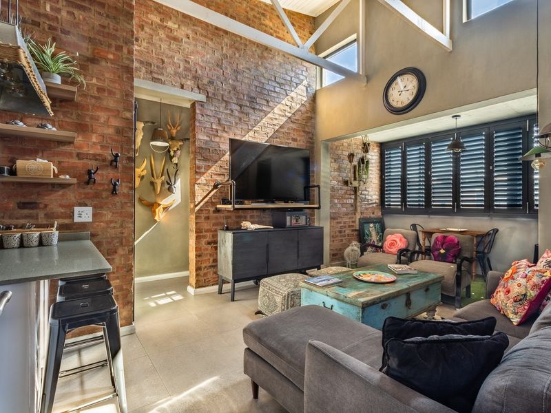 Unique Apartment, Brilliant Location - 2-Bed, 2-Bath Stunner in Menlo Park - Photo 9