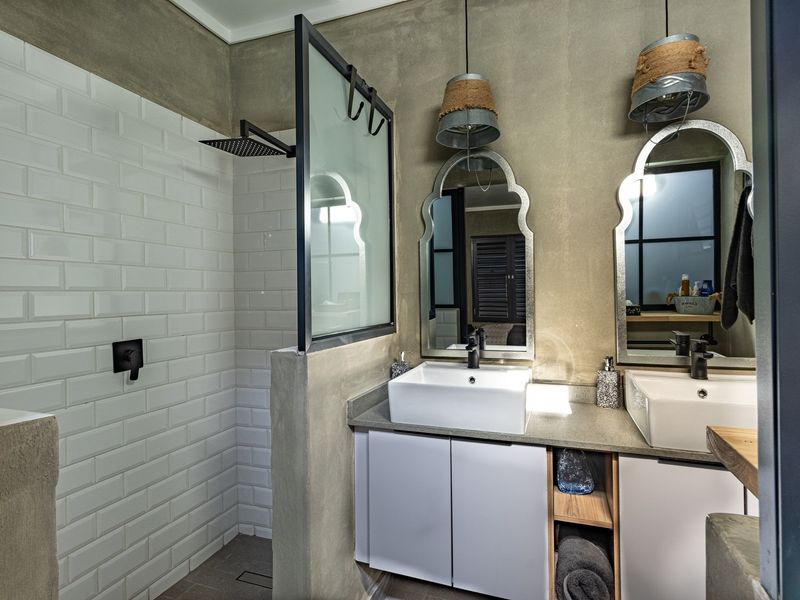 Unique Apartment, Brilliant Location - 2-Bed, 2-Bath Stunner in Menlo Park - Photo 6