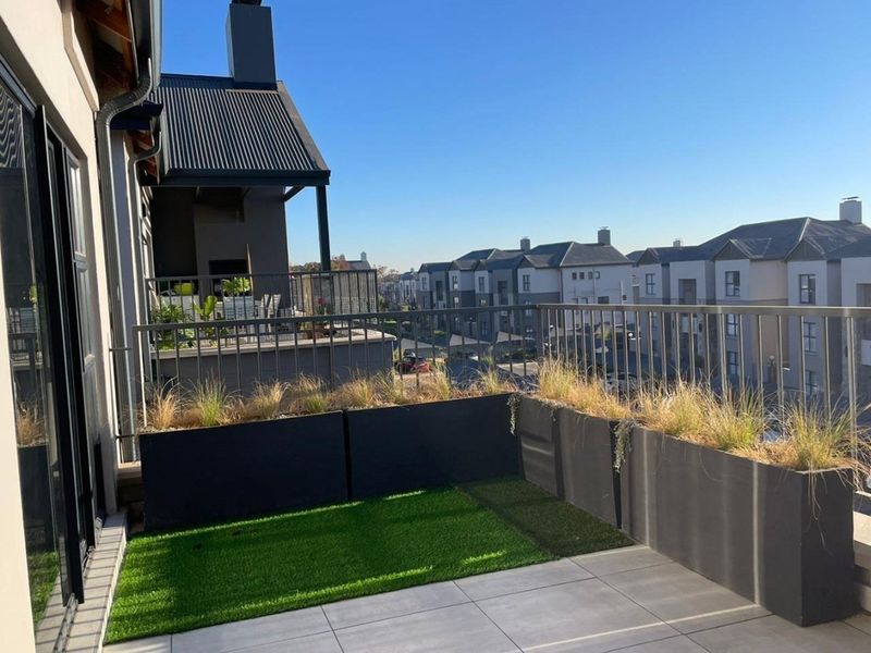 Upmarket 2 Bedroom Penthouse at Polofields Lifestyle Estate - Photo 5