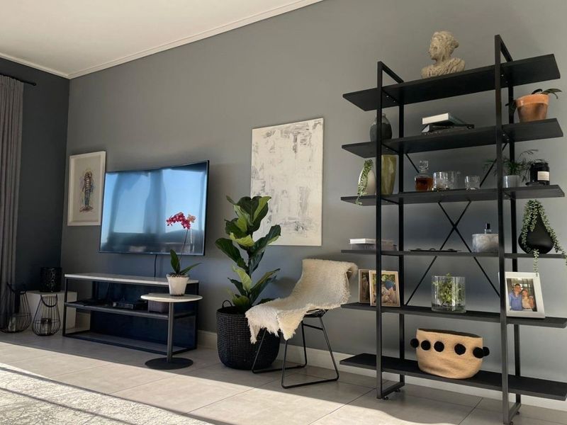 Upmarket 2 Bedroom Penthouse at Polofields Lifestyle Estate - Photo 2