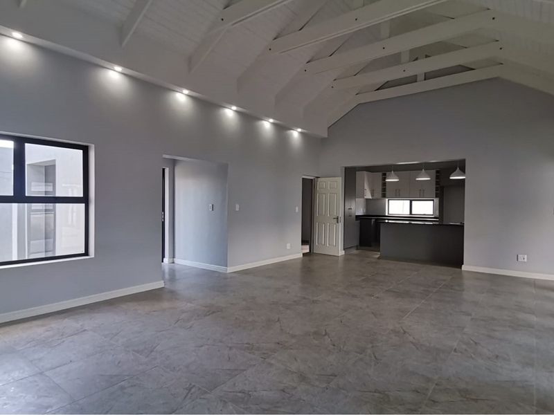 Modern 4 Bedroom home at Wilde Paarde Country Estate offering comfort and elegance - Photo 4