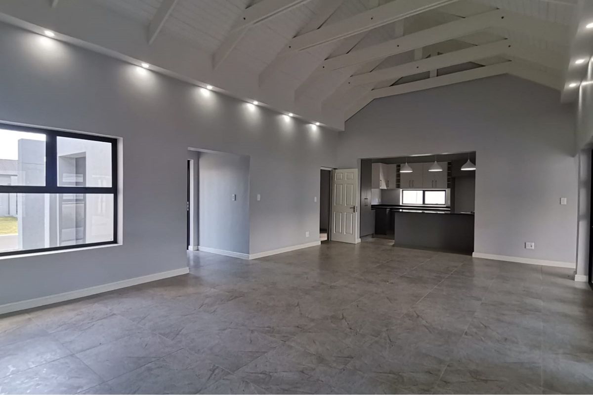 Modern 4 Bedroom home at Wilde Paarde Country Estate offering comfort and elegance - Photo 4