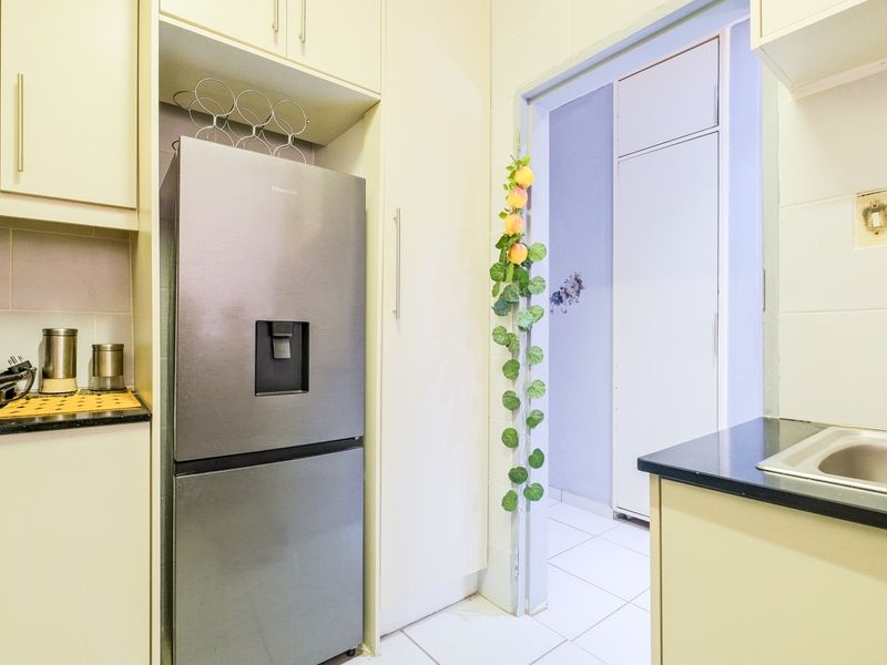 Renovated Charming 1-Bed Apartment in Windsor West! - Photo 2