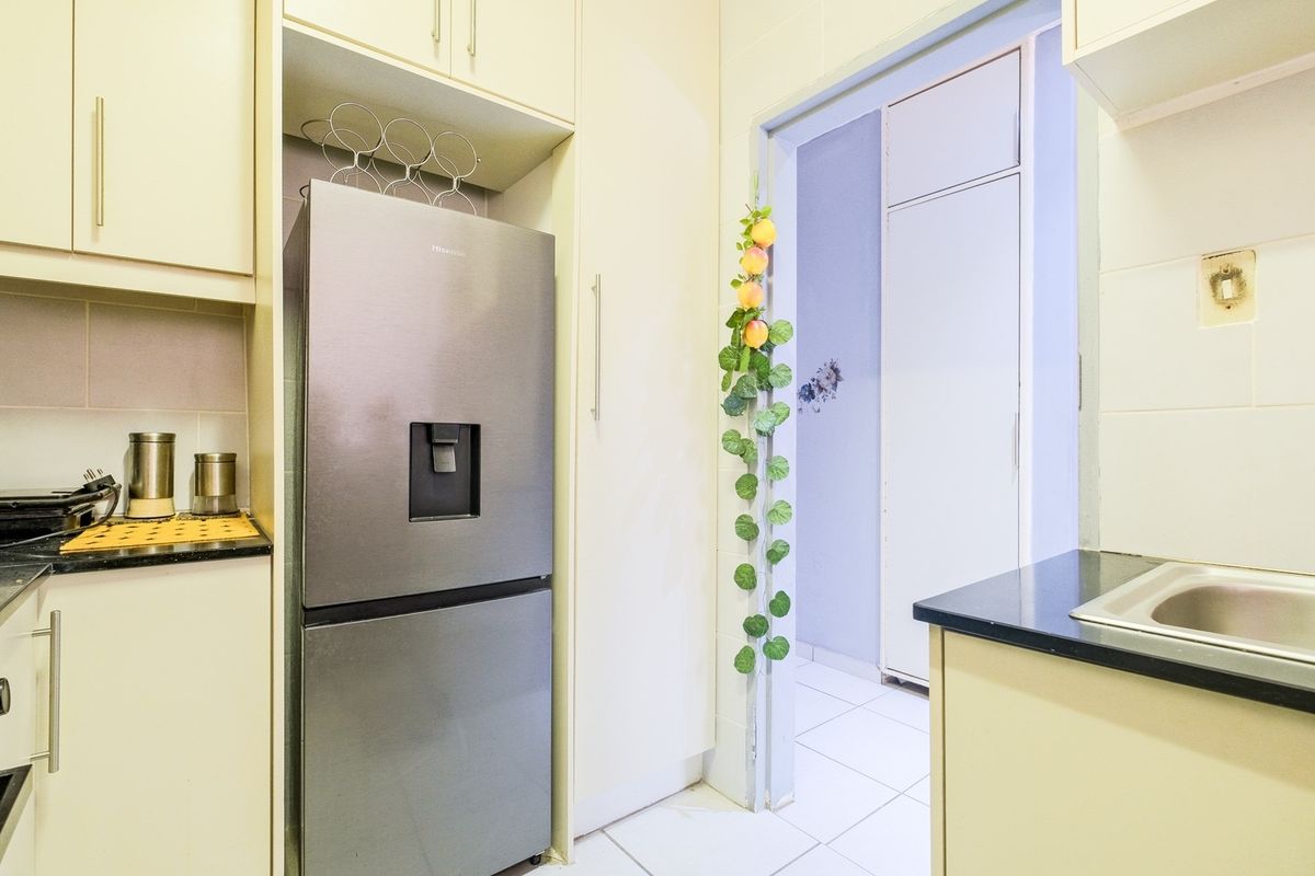 Renovated Charming 1-Bed Apartment in Windsor West! - Photo 2