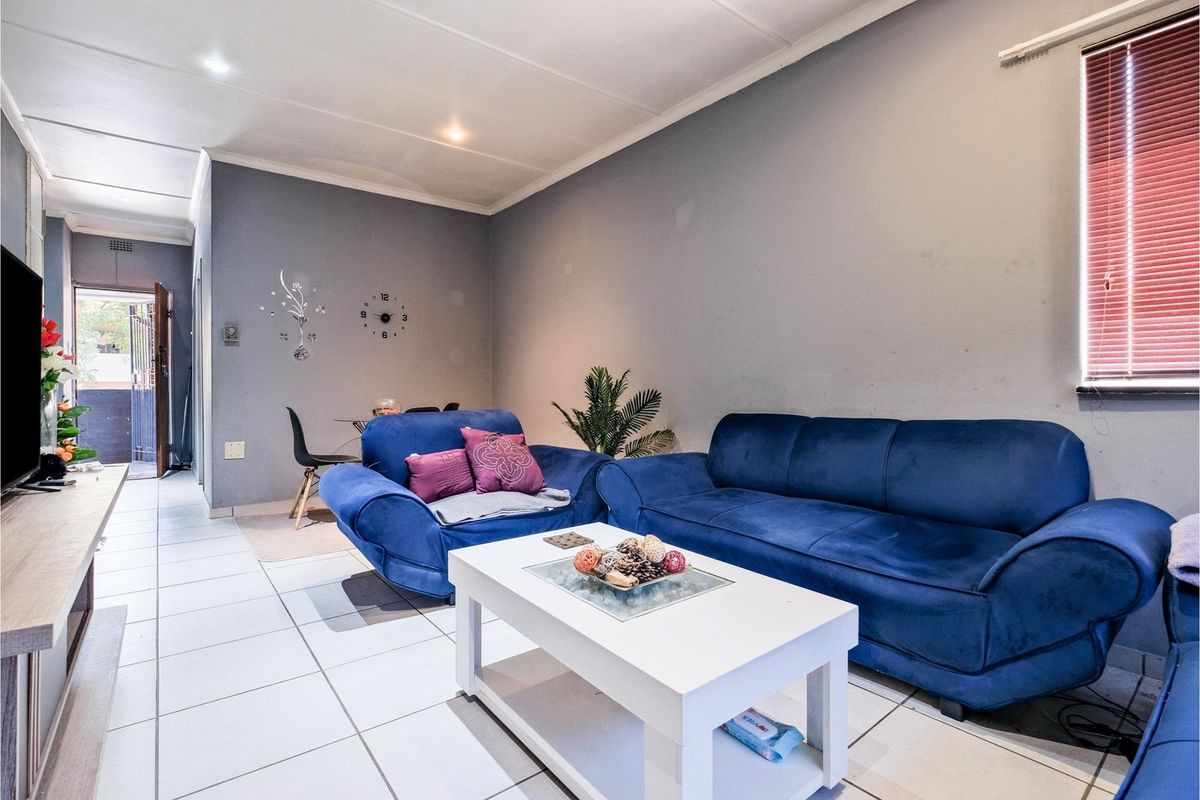 Renovated Charming 1-Bed Apartment in Windsor West! - Photo 3