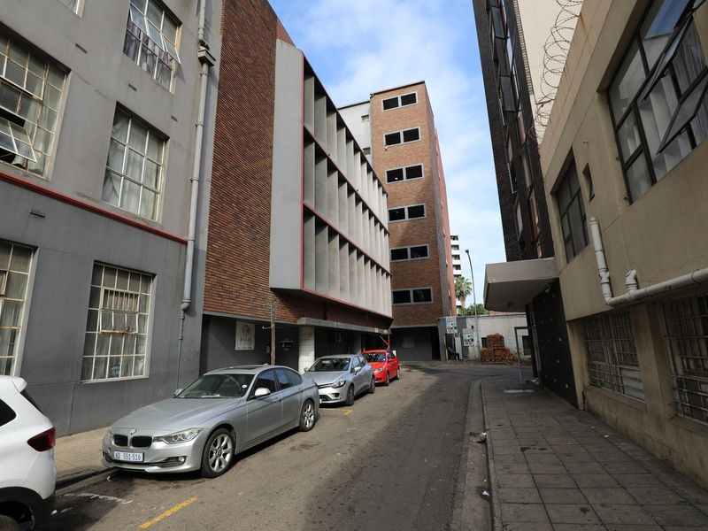 1 bedroom apartment in Durban CBD - Photo 2