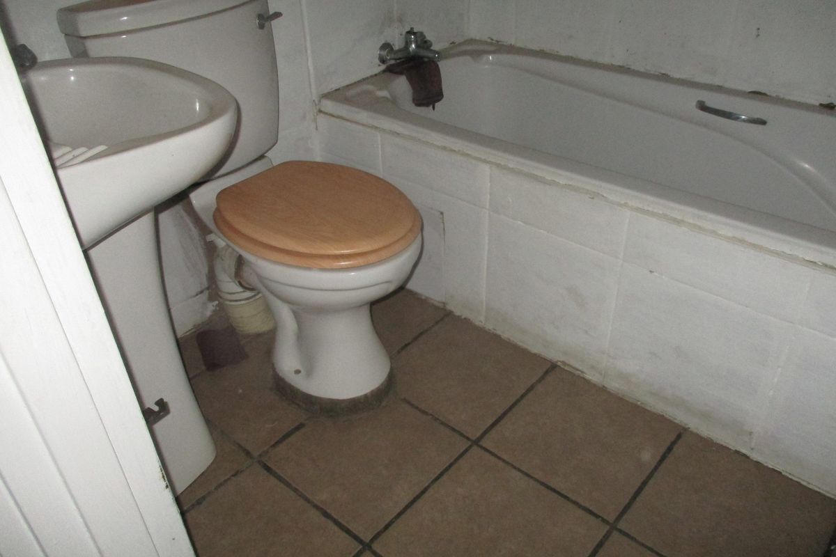 "2-Bed Apartment for sale in Central Kempton Park" - Photo 4