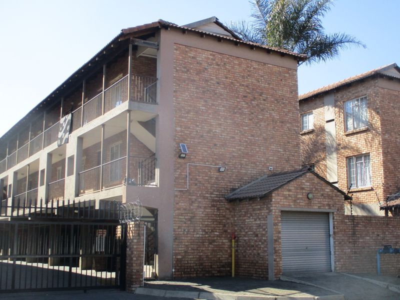 "2-Bed Apartment for sale in Central Kempton Park" - Photo 8