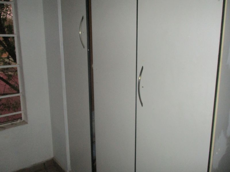 "2-Bed Apartment for sale in Central Kempton Park" - Photo 6