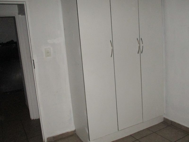 "2-Bed Apartment for sale in Central Kempton Park" - Photo 5